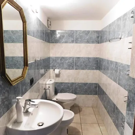 Lucca Apartment *